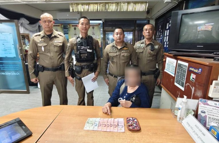 รวบหญิงวัยชรา 69 ล้วงกระเป๋ายาย วัย 80 ปี หวิดโดนรุมประชาทัณฑ์คาตลาดนัดแม่แฝก