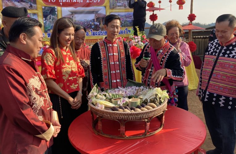 อำเภอไชยปราการ จังหวัดเชียงใหม่สี่ชนเผ่าอยู่ร่วมกันจัดงานกินวอปีใหม่ลาหู่