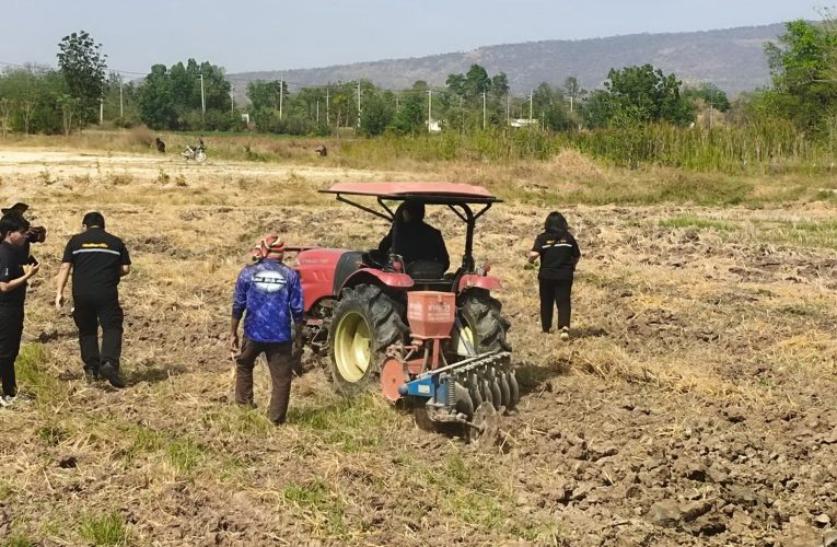 พด.เปิดโครงการ”รณรงค์ไถกลบตอชัง สร้างดินยั่งยืน ฟื้นสิ่งแวดล้อม”