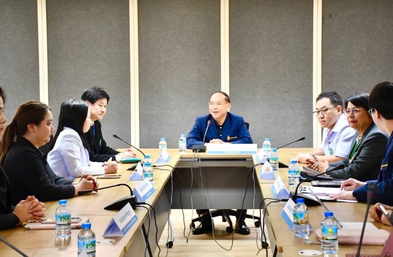 โรงพยาบาลนครปฐมศึกษาดูงาน ระบบบริการผู้ป่วยนอกด้วยนวัตกรรมดิจิทัล