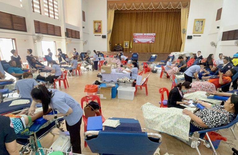 สุพรรณบุรี ประชาชนแห่บริจาคโลหิตช่วยชีวิตเพื่อนมนุษย์