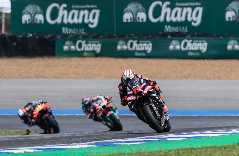 “โมโตจีพี” ไทยแลนด์เปิดฉากเดือด! “เบซเซ็คคี” ทุบสถิติสนามช้างฯ บด “มาร์เกซ” ขึ้นนำวันแรก