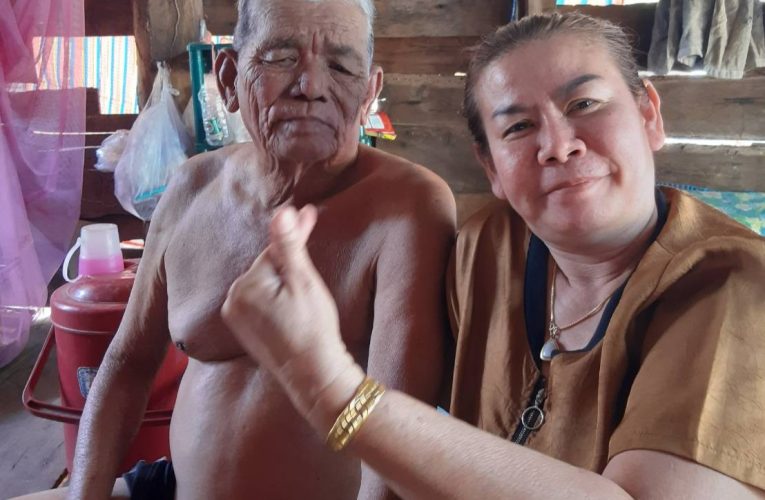 สกลนคร ชีวิตจริงยิ่งกว่านิยายสาวเจอหน้าพ่อในรอบ 50 ปี