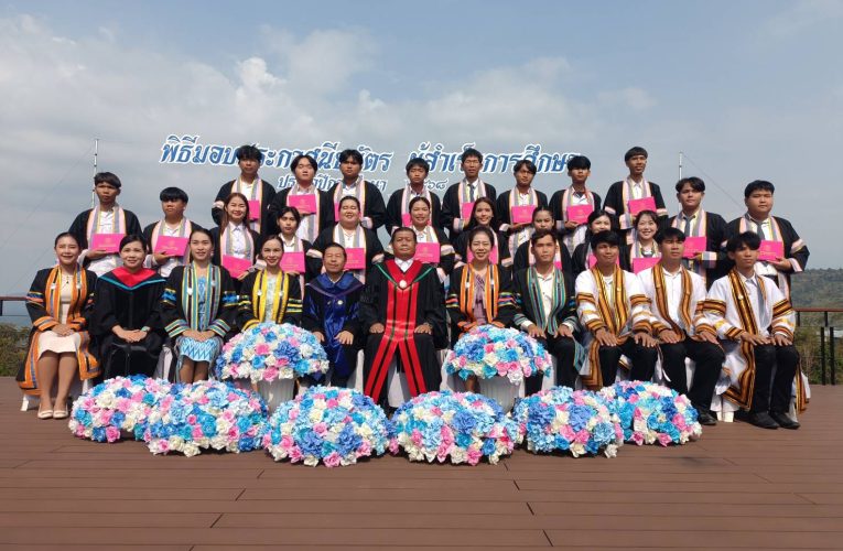 ไฮเทค เพชรบูรณ์ จัดพิธีมอบประกาศนียบัตร ปี 2568 ปลุกพลังบัณฑิตสายอาชีพก้าวสู่อนาคต