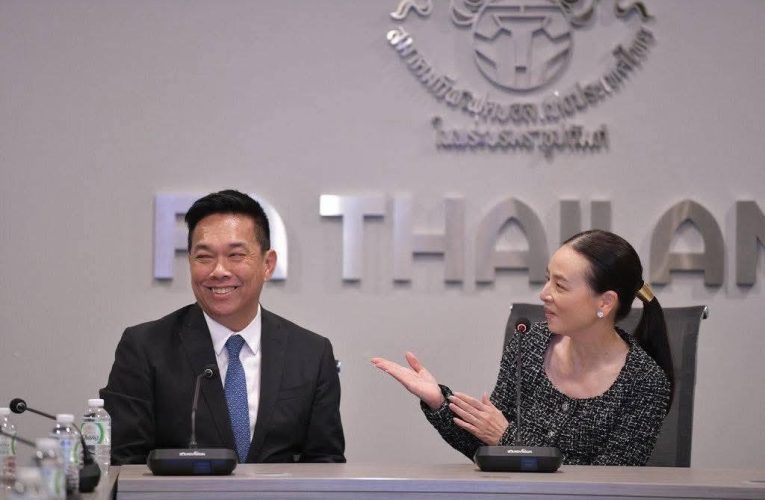 ตอบแทนแชมป์สมัยแรก! มาดามแป้ง-บิ๊กป๋อม อัดฉีดฟุตซอลหญิงทีมชาติไทย 2 ล้าน