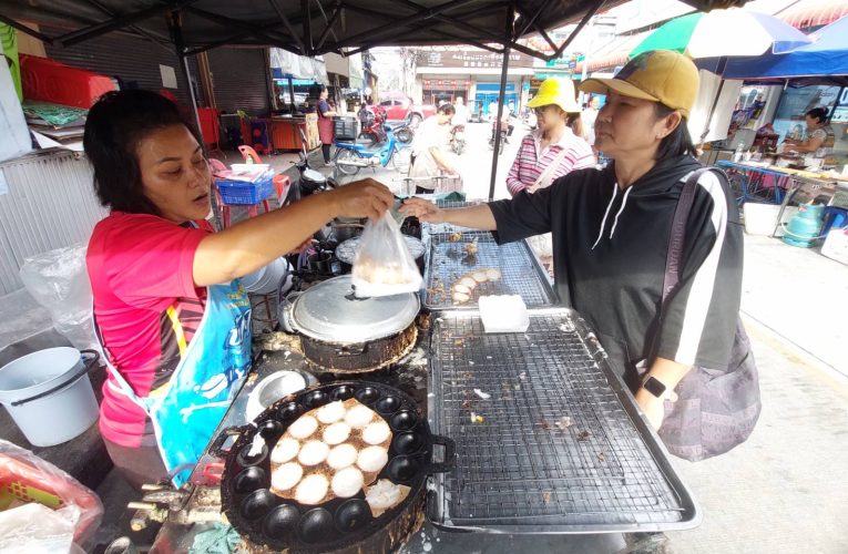 ยะลาแม่ค้าขนมครกไทยปลื้มหลังคว้าอันดับ 4 ของโลก เชื่อทำให้นักท่องเที่ยวไทยมาเลเซียยากกินขนมไทยมากขึ้น