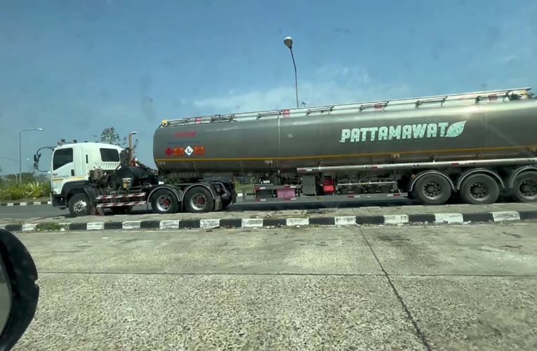 มุกดาหาร ส่งออกโควตาน้ำมันไป สปป ลาวต่อเนื่อง