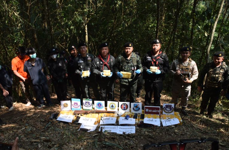 กองกำลังผาเมือง ปะทะกลุ่มขบวนกานลักลอบลำเลียงยาเสพติด ยึดยาบ้า 600,000 เม็ด พื้นที่ อำเภอแม่อาย จังหวัดเชียงใหม่