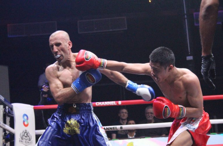 ศึกมวยไทย” SUPER CHAMP”