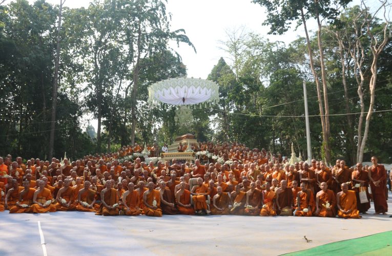 กาญจนบุรี พุทธศาสนิกชน ศิษยานุศิษย์หลายพันคนร่วมพิธีสลายสรีระสังขารอดีตพระยันตระ อมโรภิกขุ