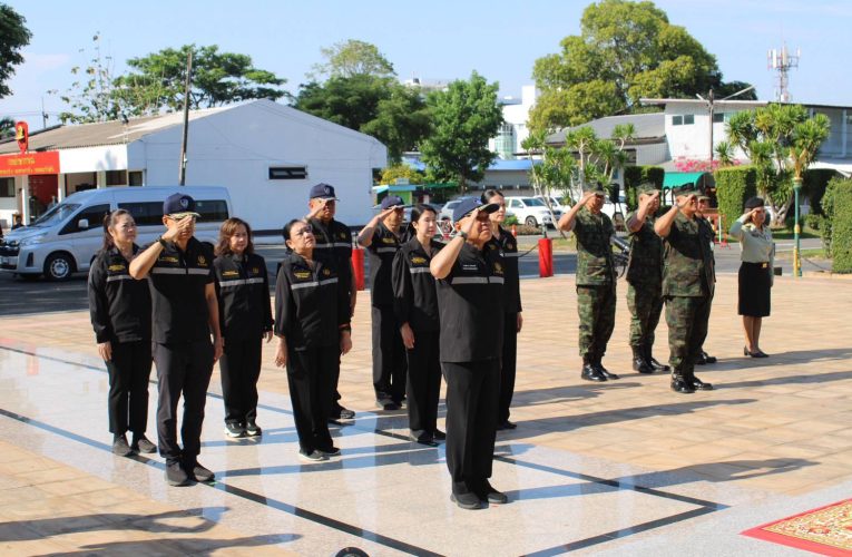 ผู้อำนวยการองค์การสงเคราะห์ทหารผ่านศึก พร้อมนายกสมาคมแม่บ้านองค์การสงเคราะห์ทหารผ่านศึกนำคณะตรวจเยี่ยมครอบครัวทหารผ่านศึกจังหวัดจันทบุรี