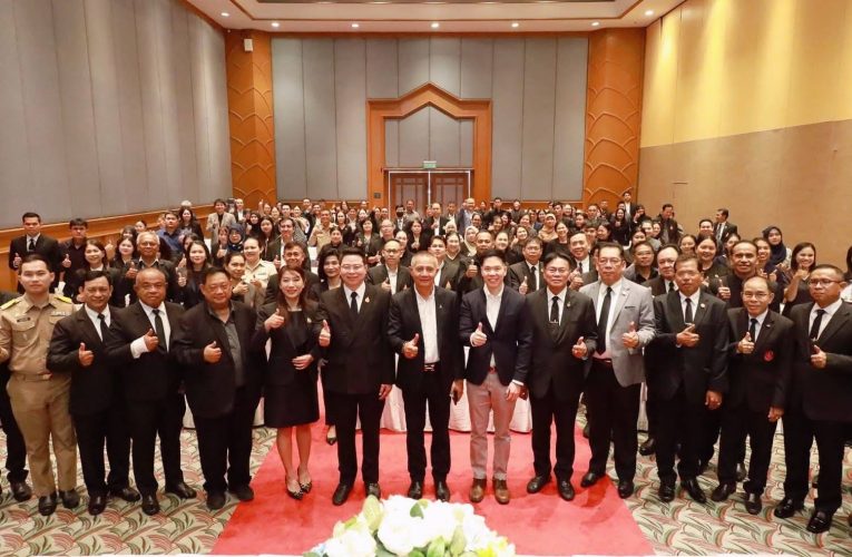 สกสค. เปิดเวทีอบรมครูใต้ เติมความรู้การเงินสร้างภูมิคุ้มกันชีวิต ตามหลักปรัชญาของเศรษฐกิจพอเพียง