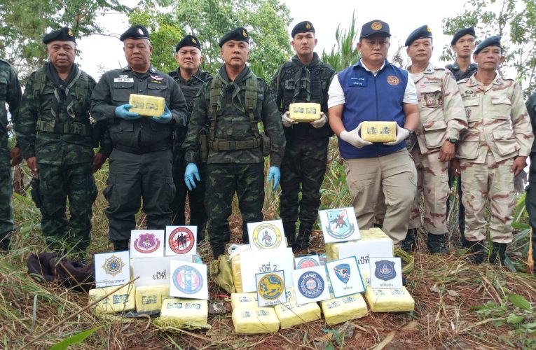 อำเภอฝาง จังหวัดเชียงใหม่ทหารม้าปะทะขบวนขนยาบ้าชายแดนยึด4แสนกว่าเม็ด