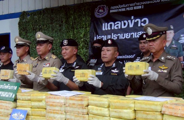 มุกดาหาร ตชด ภาค2 สนธิกำลังทลายแหล่งพักยาบ้ากลางเมืองมุกดาหาร