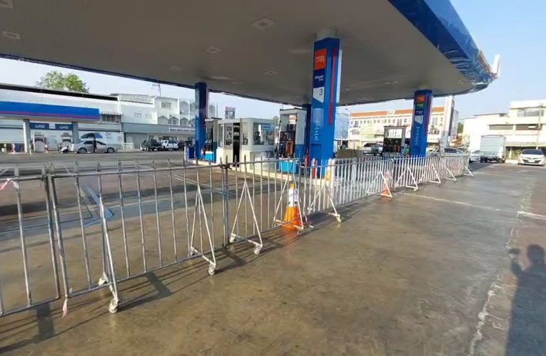 น้ำมันดีเซลยังพ่นพิษคนแห่กันเติมทางปั๊มจัดให้มูลนิธิกรณีพิเศษ