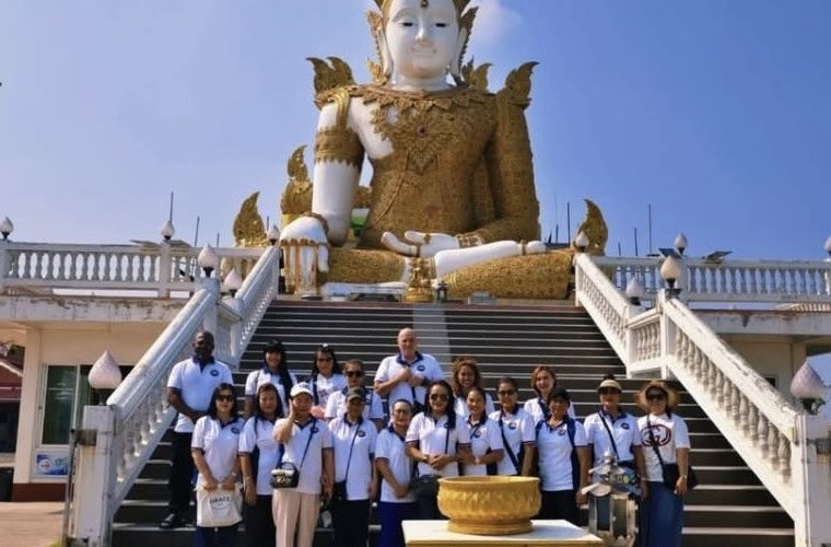 สมาคมผู้ประกอบการธุรกิจกลางคืนเมืองพัทยา จัดทริป “ทำบุญ 9 วัด เมืองขุนแผน” เสริมบารมี