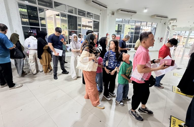 ยะลาไม่คึกคักแรงงานไทยทยอยผ่านด่านเบตงกลับบ้านฉลองฮารีรายอคาดความต้องการน้ำมันพุ่งสูงกระทบท่องเที่ยว