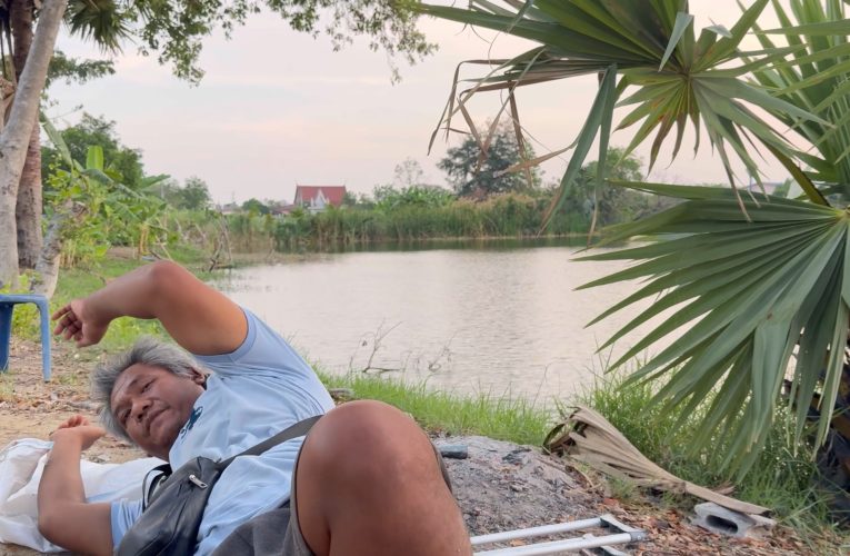 นครปฐม-หนุ่มพิการเผย ถูกเตะเสยหน้าล้มคว่ำ หลังมีคนมาบอกว่าปลามีเจ้าของภายในศูนย์ฝึกอาชีพคนพิการฯ