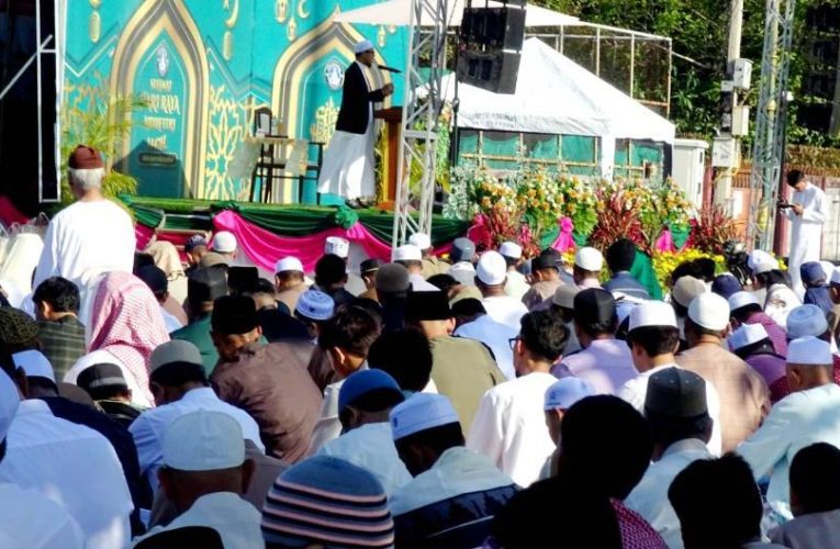 มุสลิมนราธิวาสกว่า 2,000 คน ร่วมละหมาดอีฎิ้ลฟิตรี ฟังคุตบะห์ “เริ่มที่ครอบครัว” เสริมสร้างศรัทธา