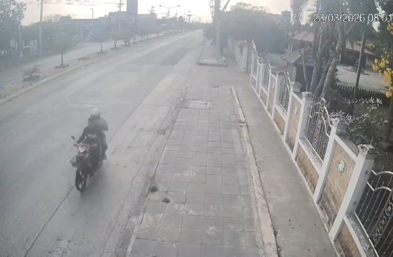 2 หมุ่มซิ่งรถ จยย.เสยท้ายรถบรรทุกคนขับดับคาที่