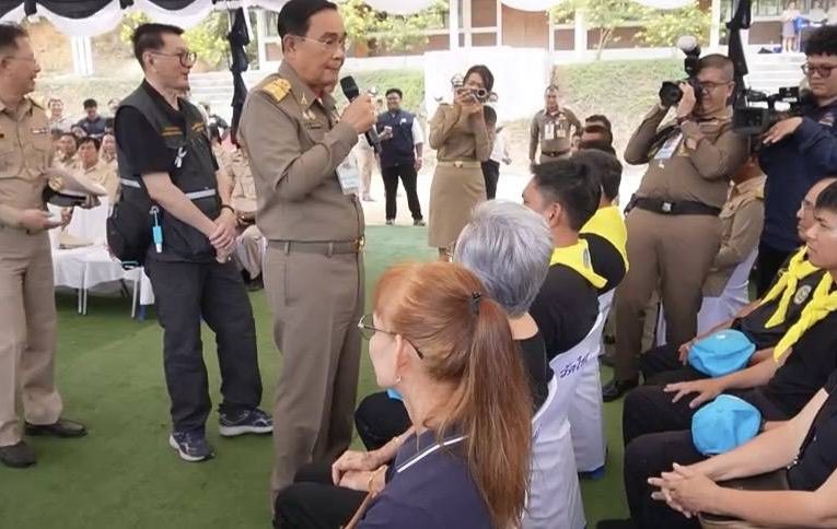 องคมนตรีลงพื้นที่จันทบุรี เยี่ยมโครงการอ่างเก็บน้ำห้วยแห้ง แก้ปัญหาขาดแคลนน้ำเกษตรกรสวนผลไม้