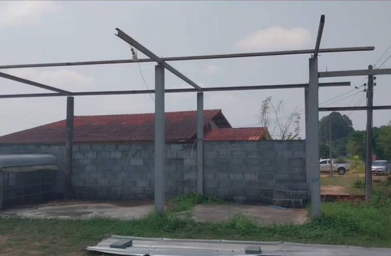 สุรินทร์-พายุฤดูร้อนถล่มอำเภอสำโรงทาบ 3ตำบล เสียหายนับร้อยหลังคาเรือน