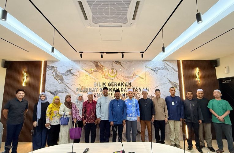 ยะลานายอำเภอเบตงนำส่วนราชการร่วมกิจกรรมละศิลอดต่างแดน ณ อำเภอเปิงกาลันฮูลู รัฐเปรัค ประเทศมาเลเซีย สร้างสัมพันธ์ไทย-มาเลเซีย ระดับท้องถิ่นในเดือนรอมฎอนอันประเสริฐ