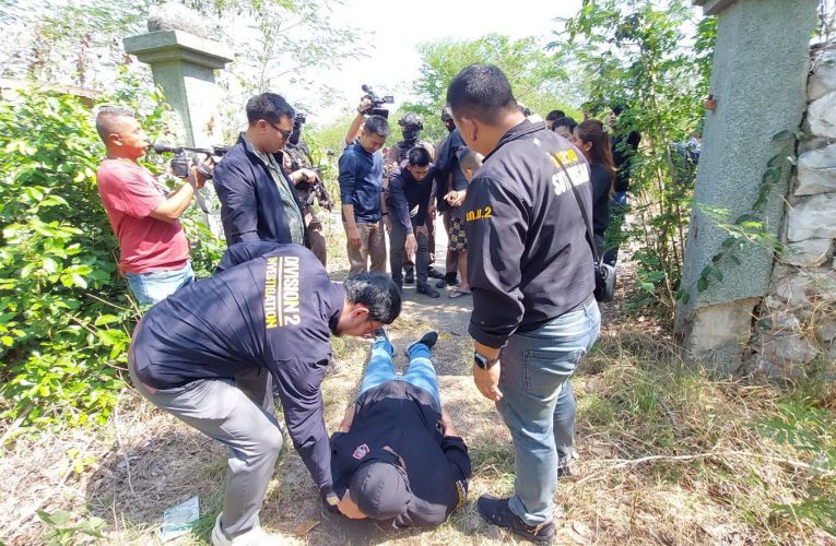 ตร.สุทธิสารนำตัวมืออุ้มฆ่า ผจก.บริษัทนำเข้าเครื่องมือแพทย์ทำแผน