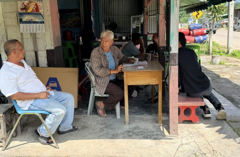 ยะลาวิกฤตน้ำมันแพงคิวรถแท็กซี่ รถตู้โดยสาร เบตง ยะลาปรับขึ้นค่าโดยสารหลังราคาน้ำมันดีดตัวขึ้นสูง