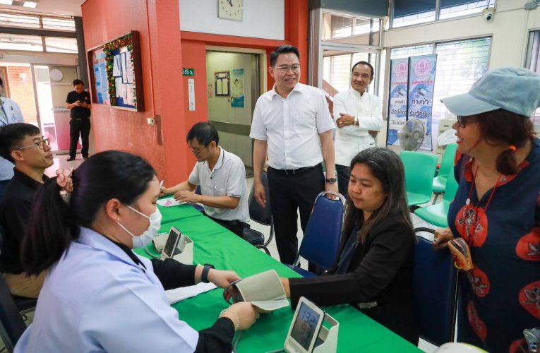 สกสค. ห่วงใยสุขภาพครู จัดฉีดวัคซีนไข้หวัดใหญ่ฟรี