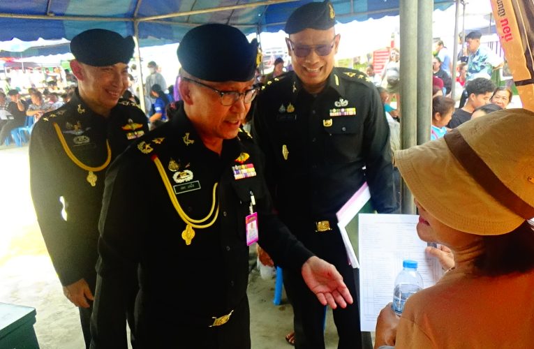 บรรยากาศการตรวจเลือกทหารกองเกินเข้าเป็นทหารกองประจำการที่ จ.พิษณุโลก วันแรก คึกคัก