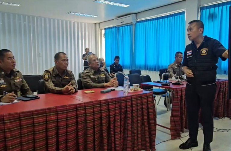 สุรินทร์-กลุ่มวัยรุ่นเที่ยวชมหมอลำงานบุญผเหวด ขากลับถูกคนร้ายใช้ปืนยิงดับ ขณะที่ชุดสืบสวนจังหวัดไล่ล่าหาตัวผู้ก่อเหตุ