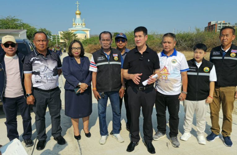 นายนพพร วุฒิกุล นำทีมเทศบาลนครหัวหิน เดินหน้าโครงการก่อสร้างถนนคอนกรีตเสริมเหล็ก ยกระดับโครงสร้างพื้นฐานเมือง