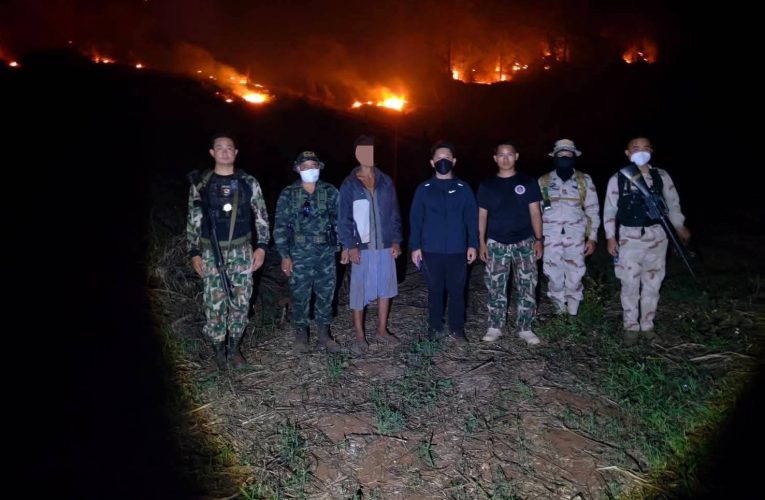 เชียงใหม่-รวบหนุ่มเสพยาบ้าจนหลอน! ก่อเหตุจุดไฟเผาป่าผาแดงอ้าง “เผาสกัดไฟ”