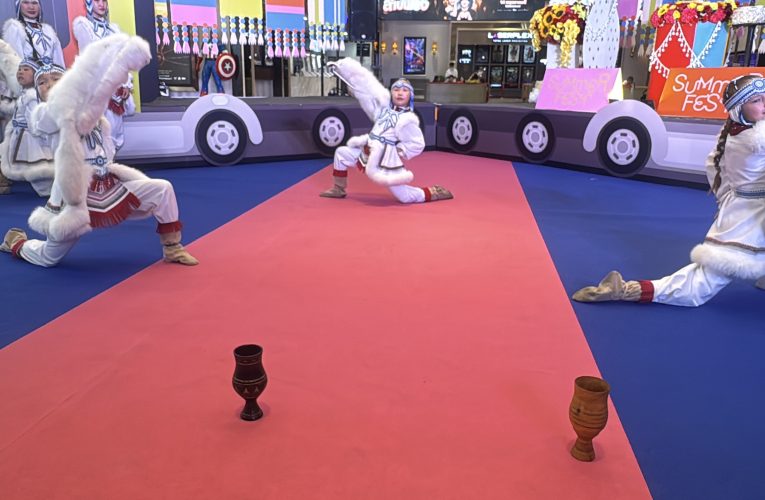 สงกรานต์การแสดงนานาชาติสงกรานต์ที่จังหวัดระยอง