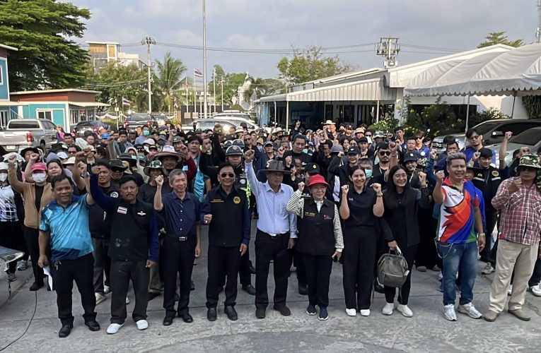 ปทุมธานี อบต.คลองสาม จัดกิจกรรม Big Cleaning Day หลังเทศกาลสงกรานต์ นายกยันปีหน้าแก้รถติดได้แน่นอน