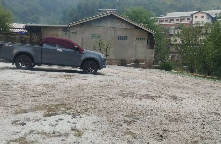 พายุลูกเห็บตกบนดอยอ่างขาง