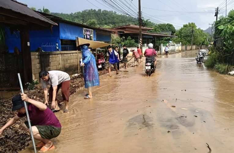 แม่ฮ่องสอน – พายุฝนกระหน่ำหลายพื้นที่ส่งผลกระทบทั้งเส้นทางและหมู่บ้าน