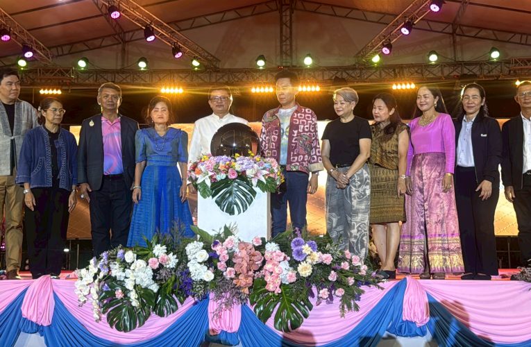อำเภอบ้านฉาง ชวนเที่ยวงานเฉลิมฉลองครบรอบก่อตั้ง 50 ปี อำเภอบ้านฉาง จัดใหญ่ 10 วัน 10 คืน ไหว้พระเสริมสิริมงคล-ชิมช้อปของดีบ้านฉัน-ชมฟรีคอนเสิร์ต