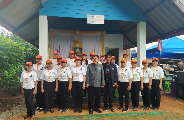 คณะทำงานจิตอาสาจังหวัดนครพนม ร่วมส่งมอบบ้านโครงการ “บ้านห่วงใยจากใจ GLO” ช่วยยกระดับคุณภาพชีวิตผู้ยากไร้