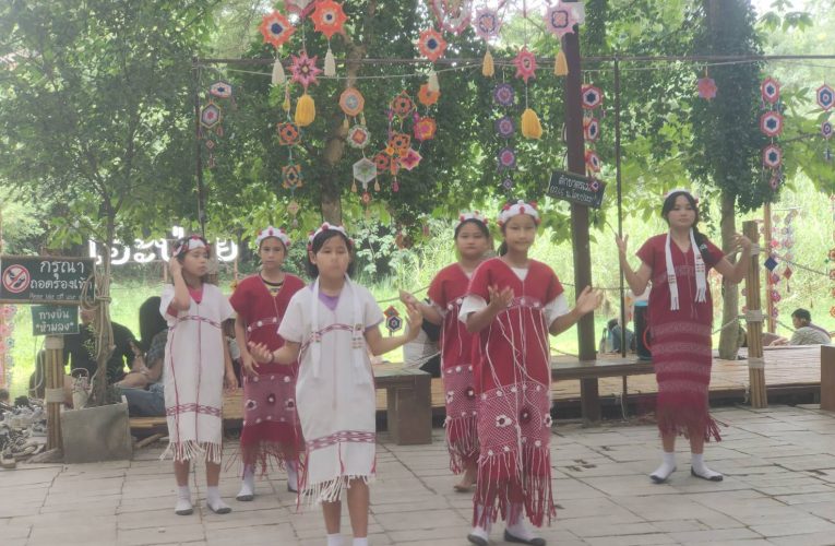 ประชาชนทั่วสารทิศแห่ท่องเที่ยวแหล่งธรรมชาติวีถีชุมชนพื้นถิ่นไทยกระเหรี่ยง บ้านท่ามะขาม ม. 4 ต.ตะเนาศรี อ.สวนผึ้ง จ.ราชบุรี