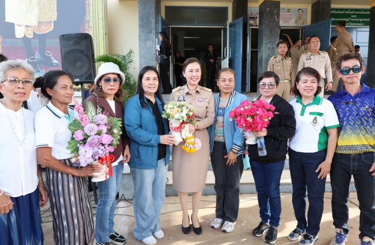 สกลนคร ชาวสกลนครแห่เซฟผู้ว่าฯรณิดาหลังเจอทัวร์ลงในโซเชียล
