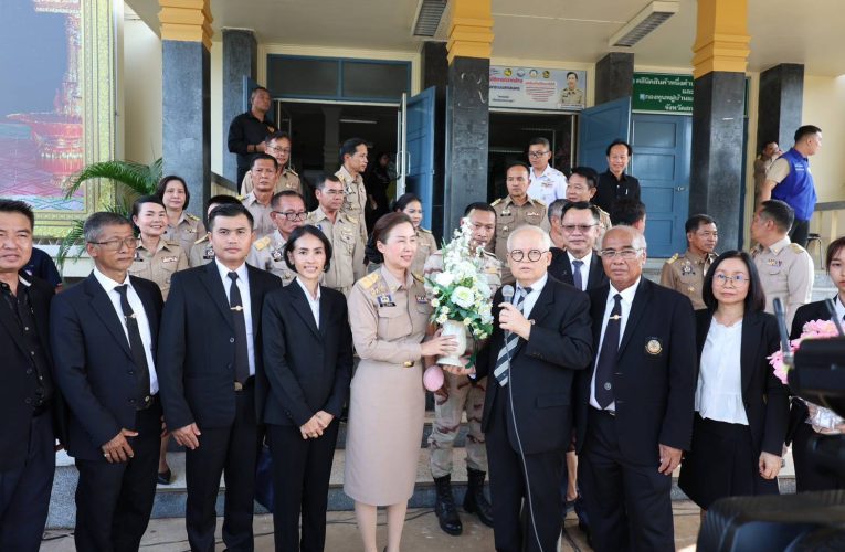 สกลนคร กลุ่มทนายความ ออกแถลงการณ์ปกป้องให้กำลังใจผู้ว่าฯ ชื่นชมผลงาน 8 เดือน เน้นบริหารรวดเร็ว เข้าถึงประชาชน
