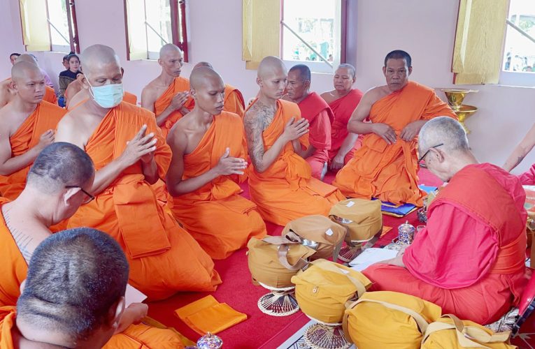 สุพรรณบุรี งานบุญใหญ่อุปสมบทหมู่9รูปเงินโปรยทาน9หมื่นคึกคัก