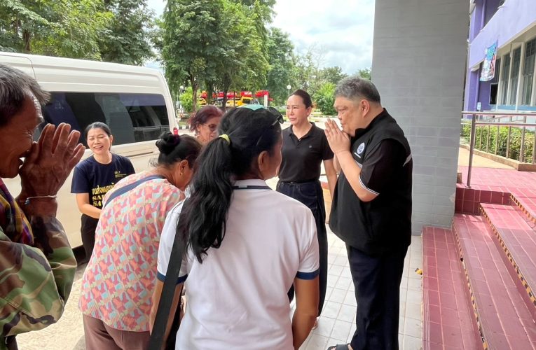 ขนส่งจังหวัดหนองบัวลำภู เดินหน้าไม่เว้นวันหยุดบริการอุทธรณ์บัตรคนจน