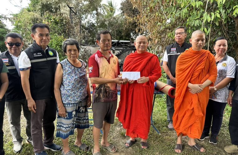 ระดมความช่วยเหลือซับน้ำตาให้ยายวัย70กว่าบ้านถูกไฟไหม้