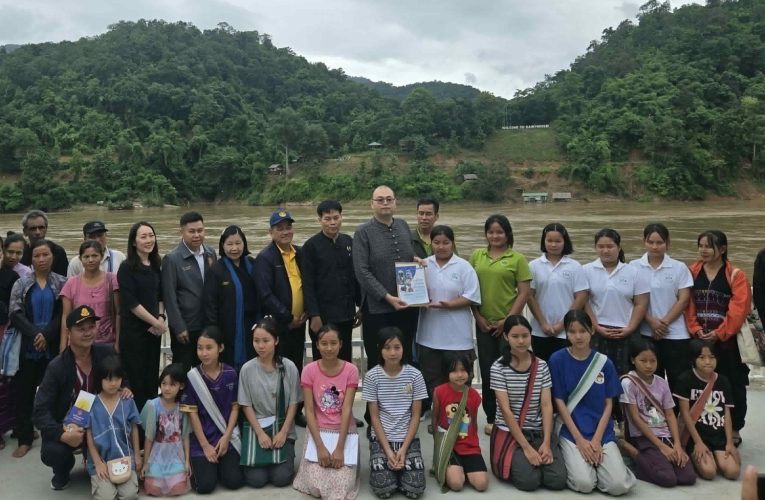 เยาวชนยื่นขอคุ้มครองสิทธิเด็กท่ามกลางวิกฤติสิ่งแวดล้อมเป็นพิษ