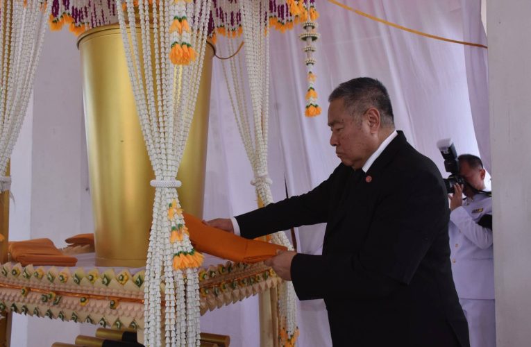 องคมนตรี เป็นประธานในพิธีพระราชทานเพลิงศพ “นายเรียบ นราดิศร” อดีตผู้ว่าราชการจังหวัดลำพูน ณ สุสานสันกู่เหล็ก จังหวัดเชียงใหม่