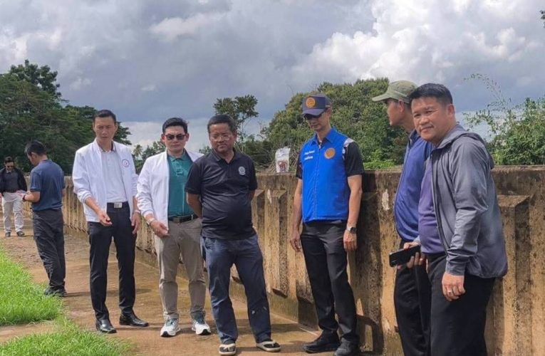 ด่วน อำเภอเวียงสา เร่งรับมือน้ำล้นตลิ่ง! ระดมติดตั้งเครื่องสูบน้ำ 2 จุด เตือนชาวบ้านริมแม่น้ำน่านยกของขึ้นที่สูง