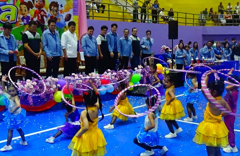จังหวัดพิษณุโลก จัดการแข่งขันกีฬาอนุบาล ปี 69 บรรยากาศสนุกสนานแบบเด็ก ๆ ที่สำคัญหวังให้เด็ก ๆ มีพื้นที่แสดงออกในทุก ๆ ด้าน คลายเครียดจากการเรียนในห้องเรียนลงบ้าง